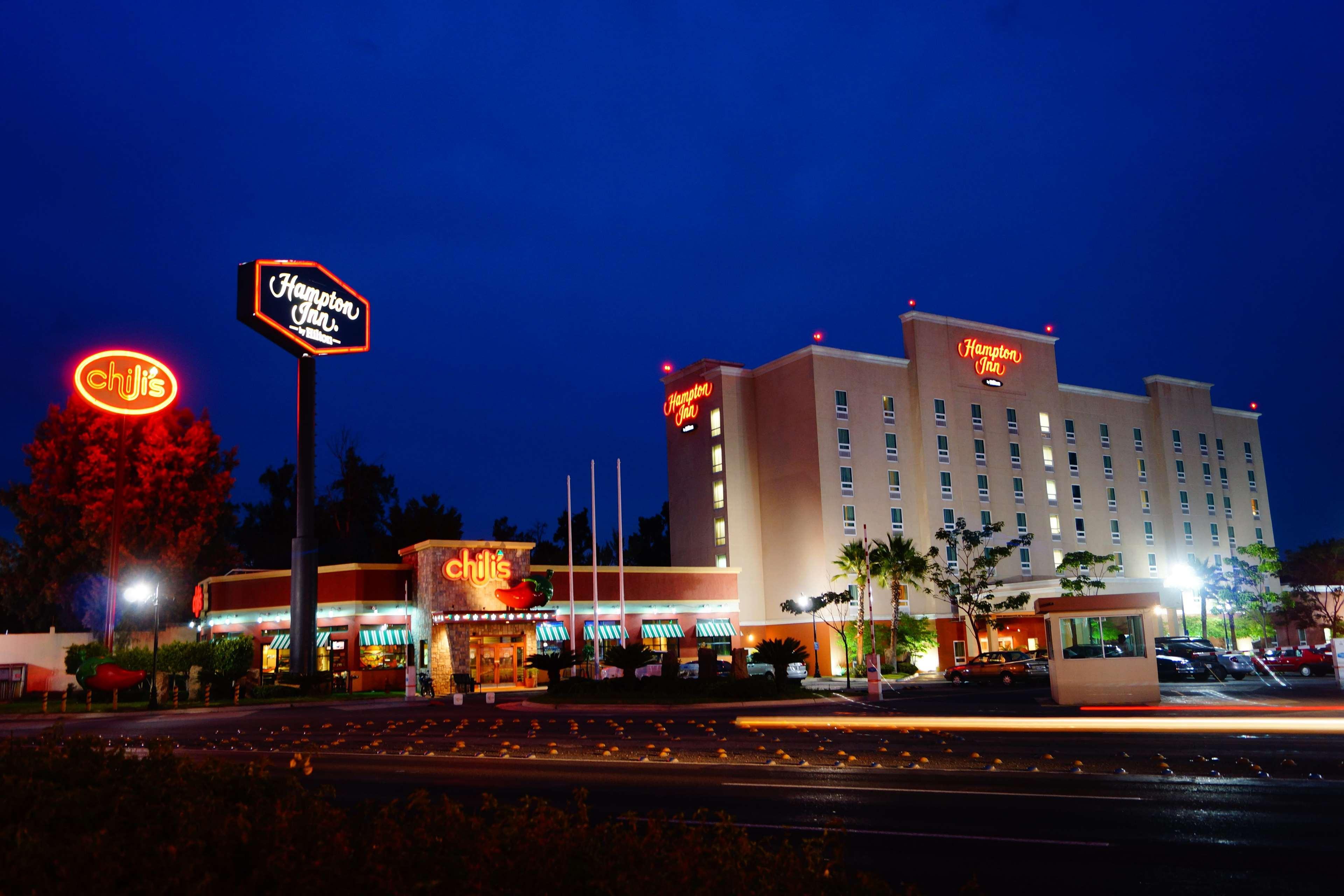 Hampton Inn By Hilton Guadalajara-Aeropuerto Las Pintas Экстерьер фото