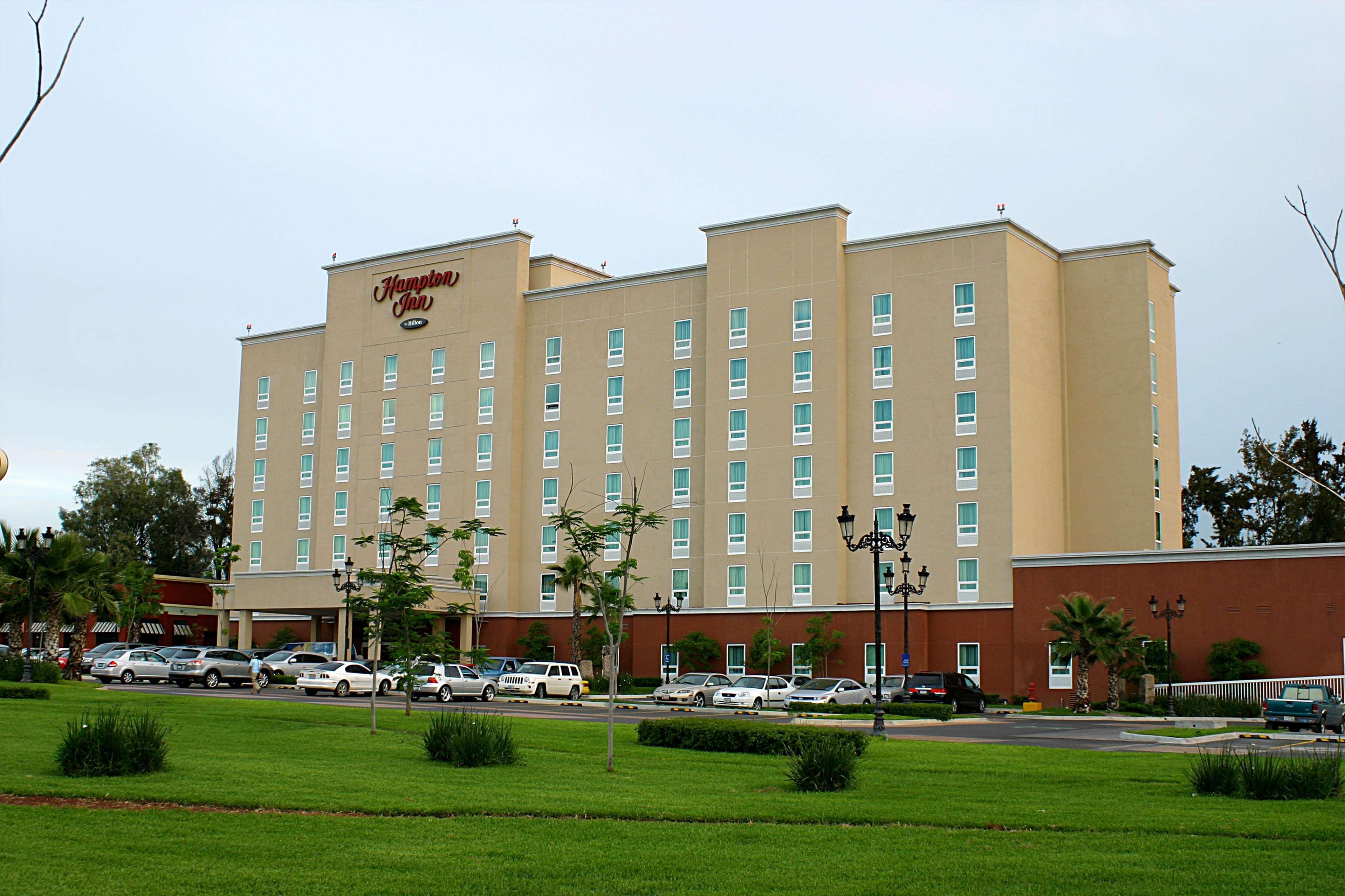 Hampton Inn By Hilton Guadalajara-Aeropuerto Las Pintas Экстерьер фото